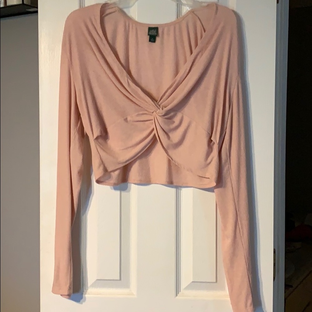 Front knot crop top long sleeve